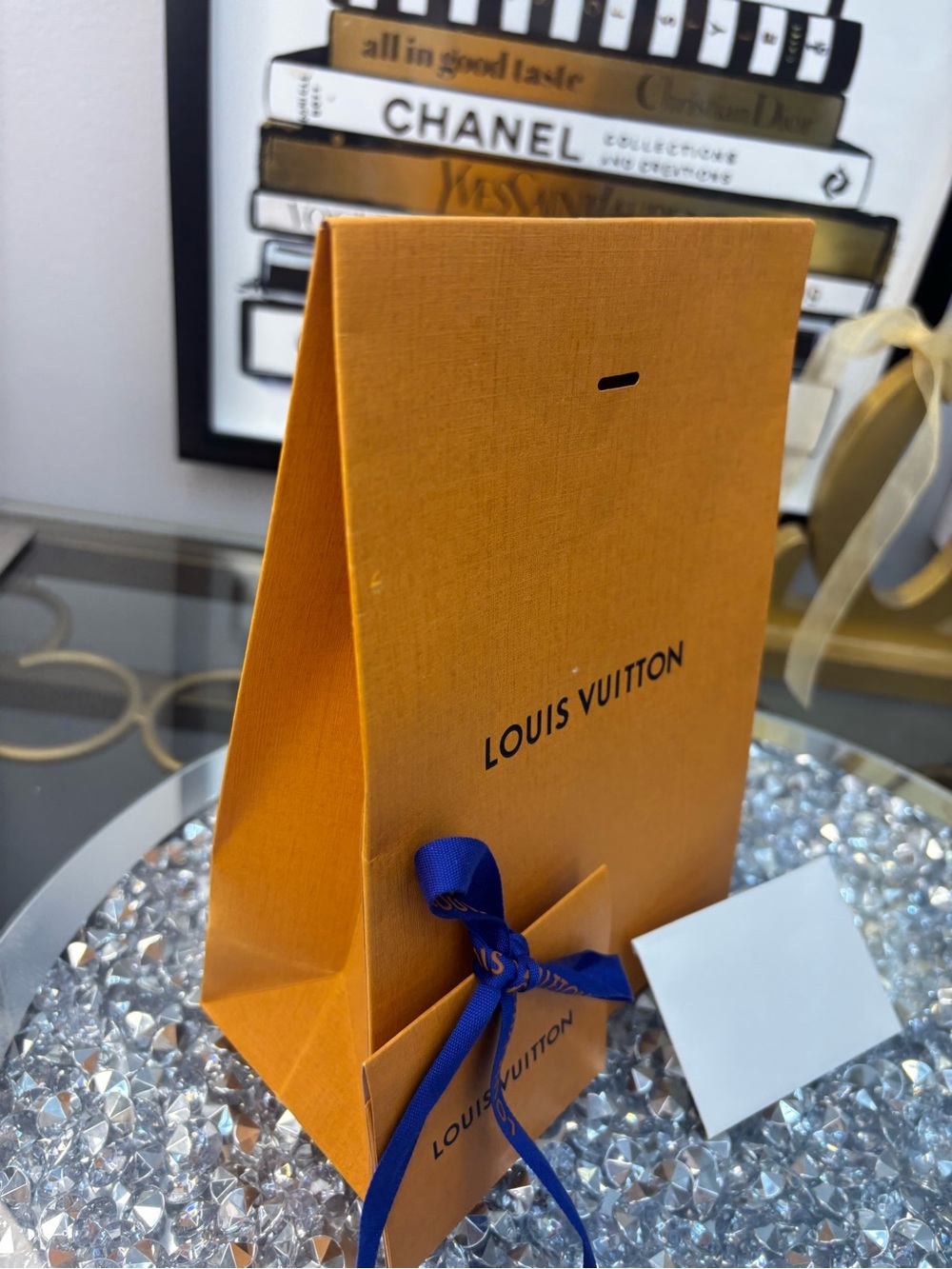 Louis Vuitton orange paper shopping bag paired with a matching envelope - Picture 7 of 9